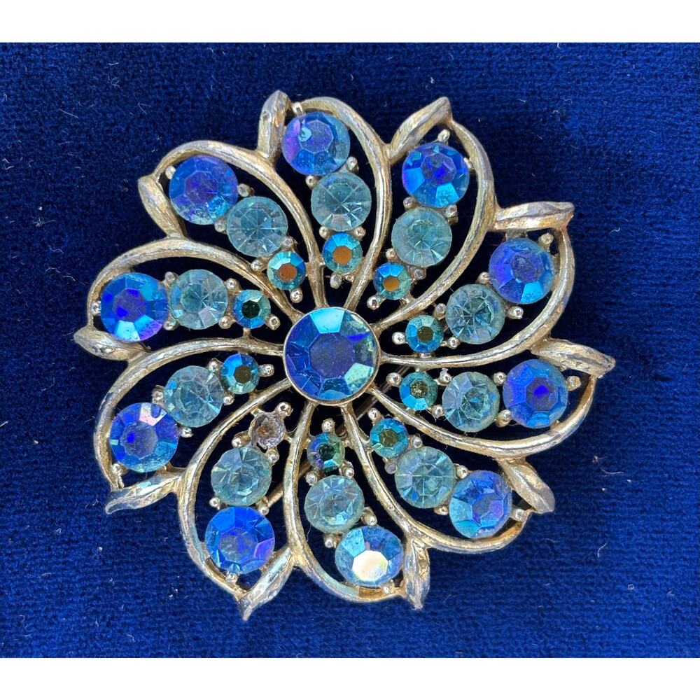 Vintage Pinwheel Silver Tone Blue Multi Color Crystal Rhinestone Brooch 2"